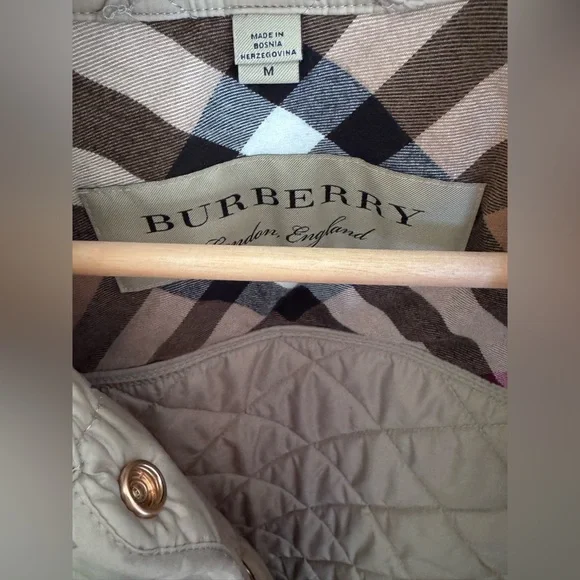 Authentic Burberry jacket - Picture 2 of 6